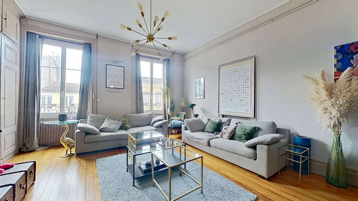 Appartement à LYON-8E