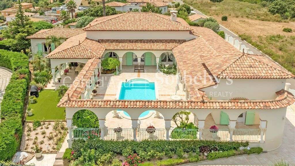 Saint-Aygulf villa hacienda avec vue mer panoramique et piscine - photo 2