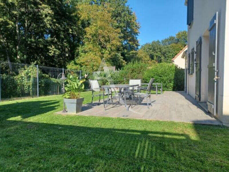 Maison à VIGNEUX-SUR-SEINE