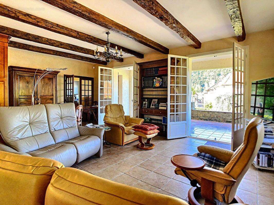 Maison à SAINT-MARTIN-LABOUVAL