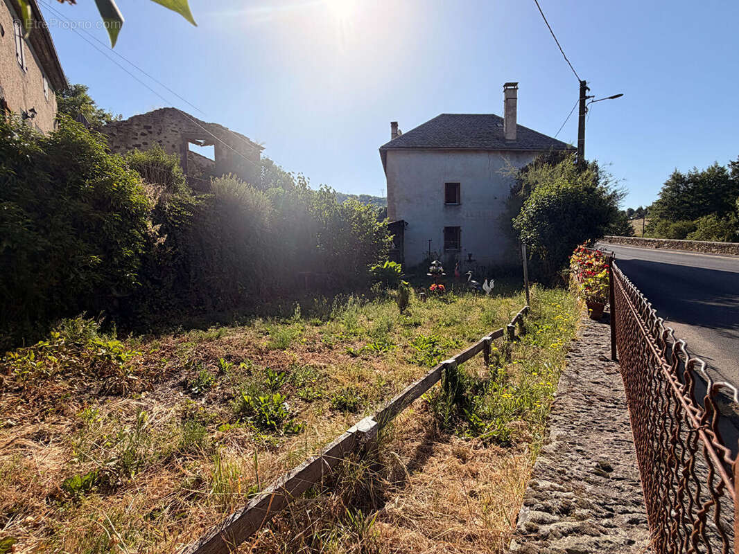 Maison 198 m² à Saint-Flour  - photo 2