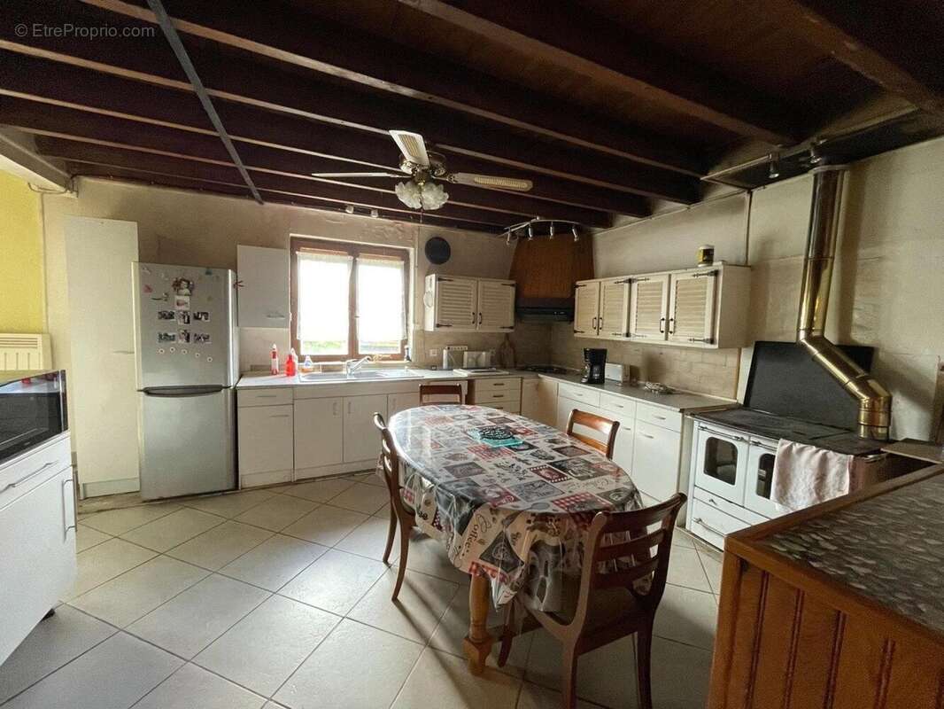 Maison 133 m² à Murat  - photo 2