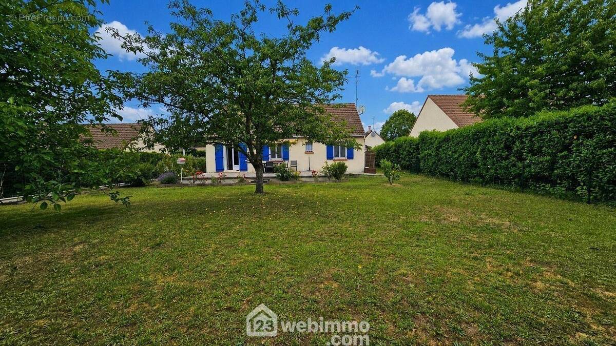 Une autre vue de la maison. - Maison à MILLY-LA-FORET