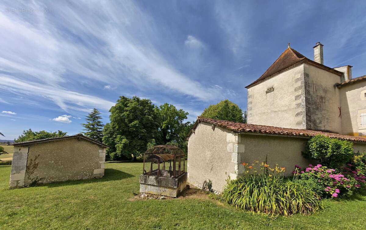 Maison à AUBETERRE-SUR-DRONNE