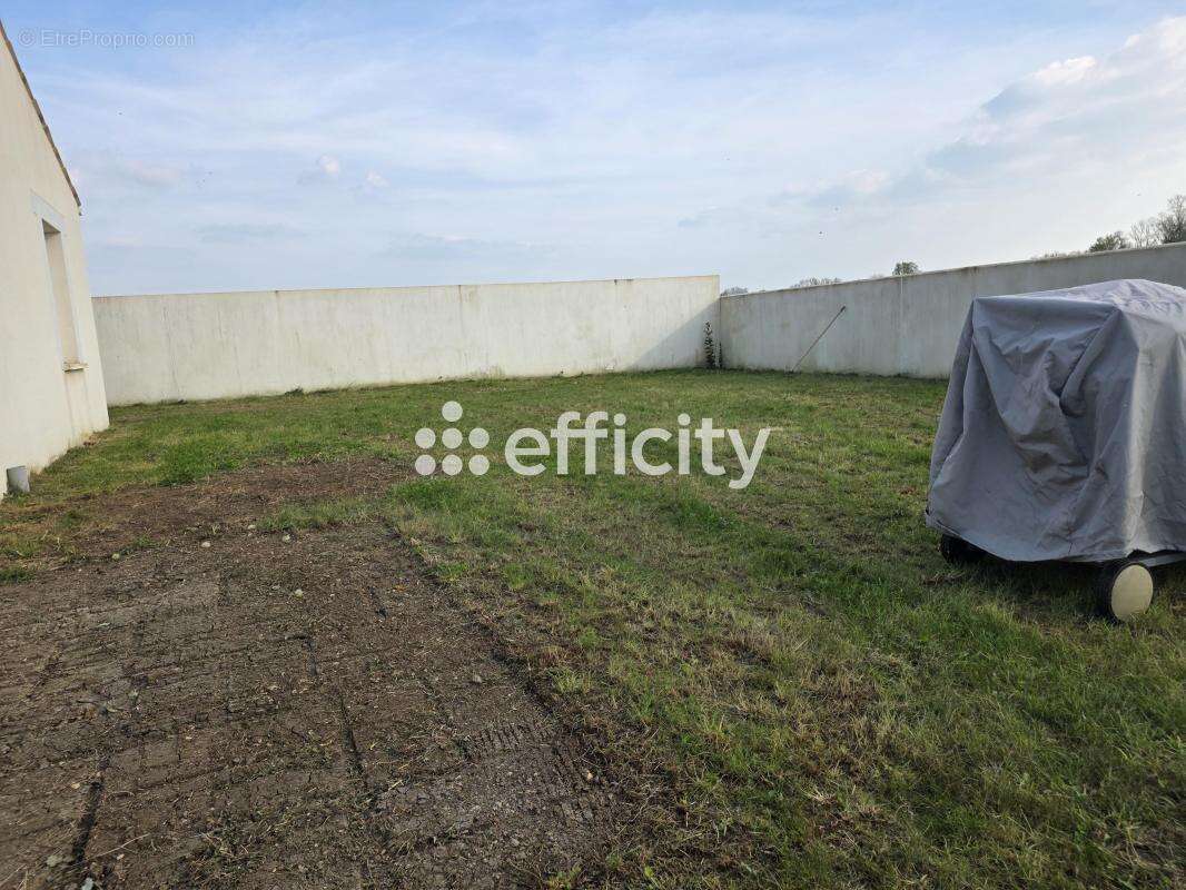 Maison à SAINTE-SOULLE