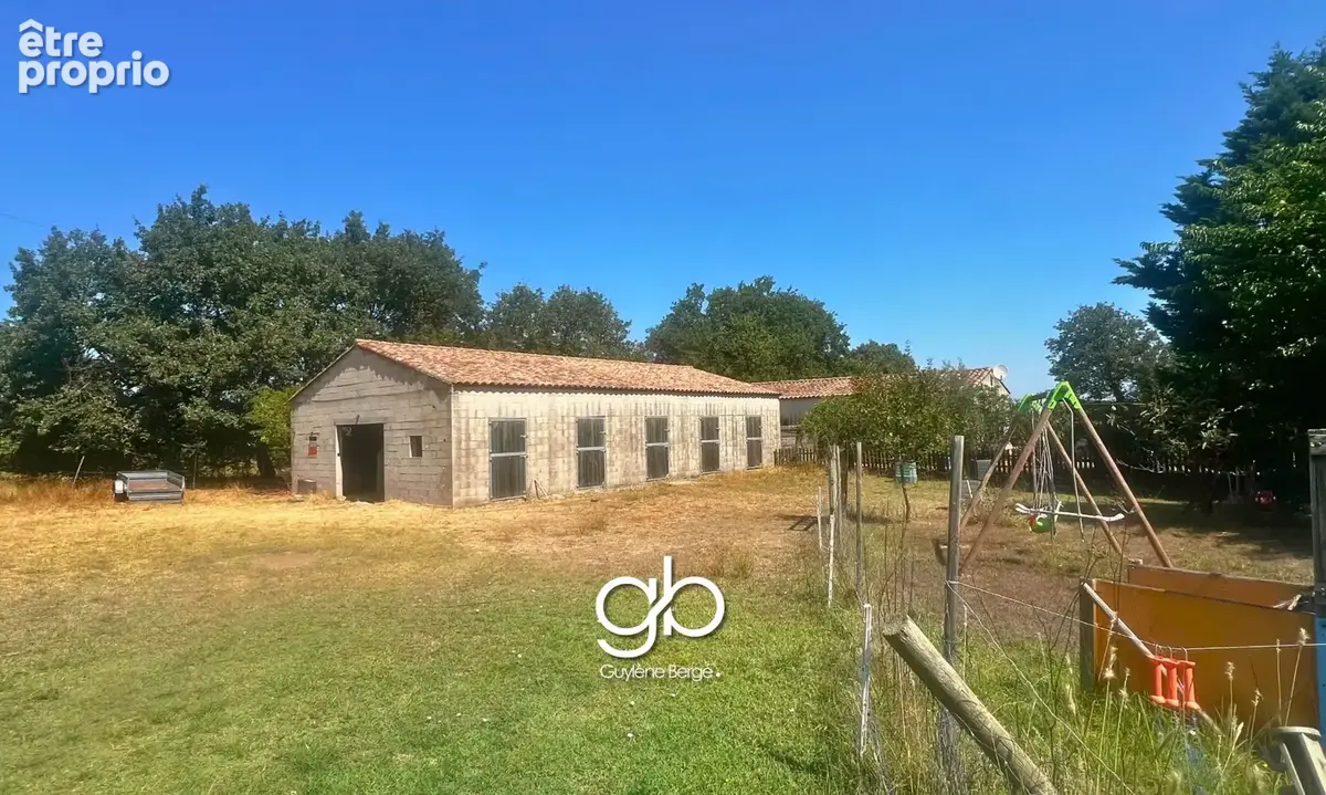 Maison à vendre proche sommières avec terrain pour chevaux   2 logements avec revenus, piscine et hangar - photo 4