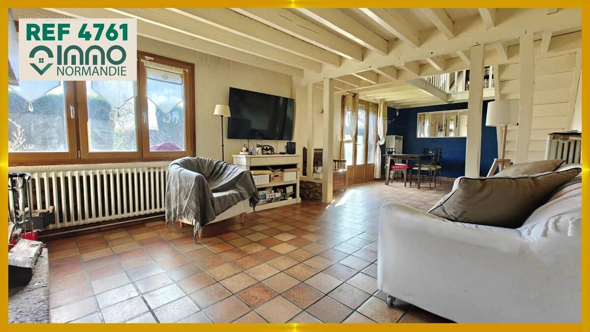 Maison à SAINT-CYR-DE-SALERNE