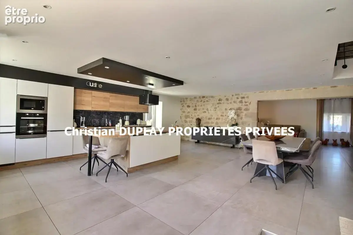 Maison Saint Didier En Velay 43140 propriété d'exception composée de deux habitations, nombreuses dépendances sur 9000m² de terr - photo 4