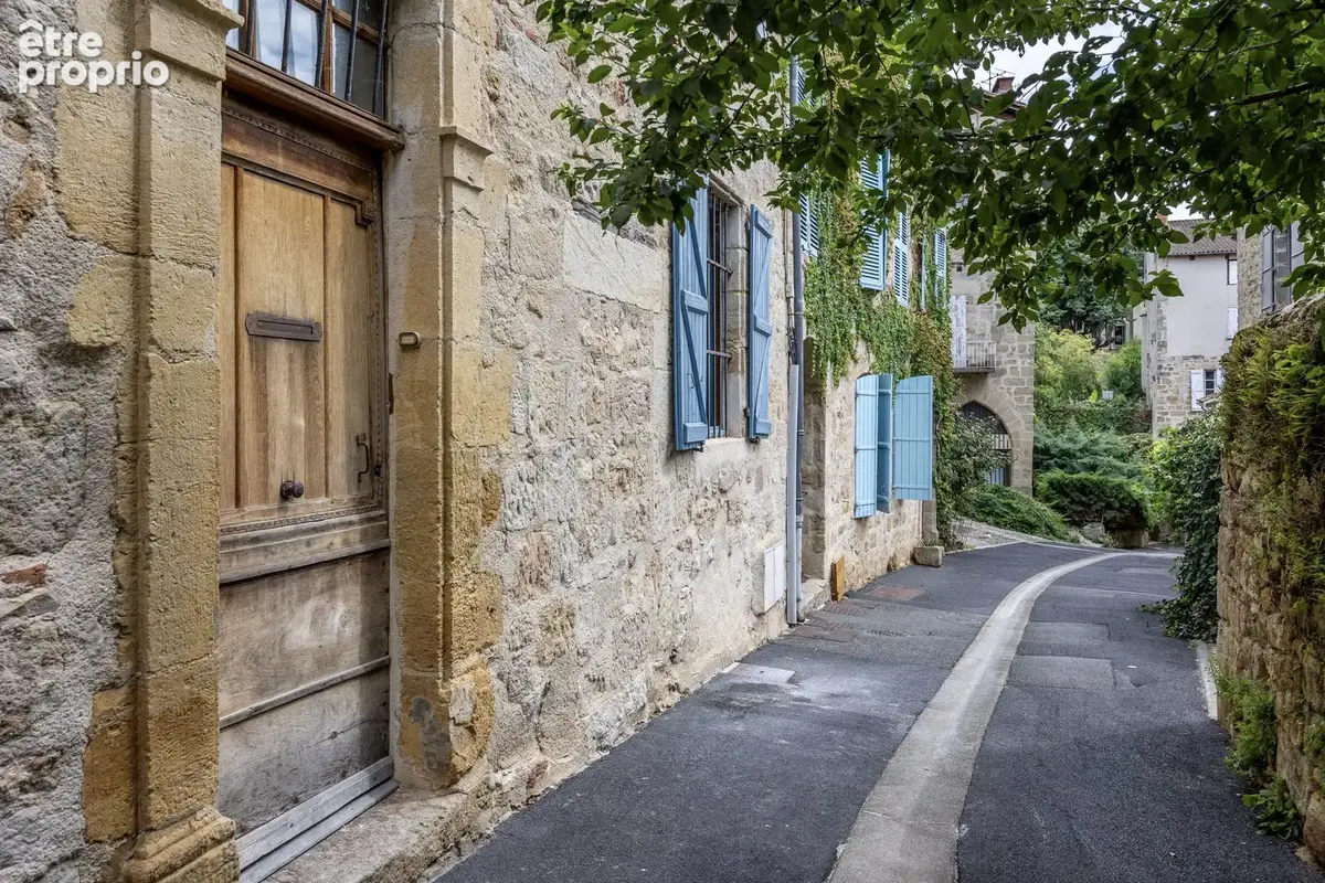 Magnifique propriété rénovée de 3 chambres au cœur de la ville médiévale de Figeac ! - photo 18
