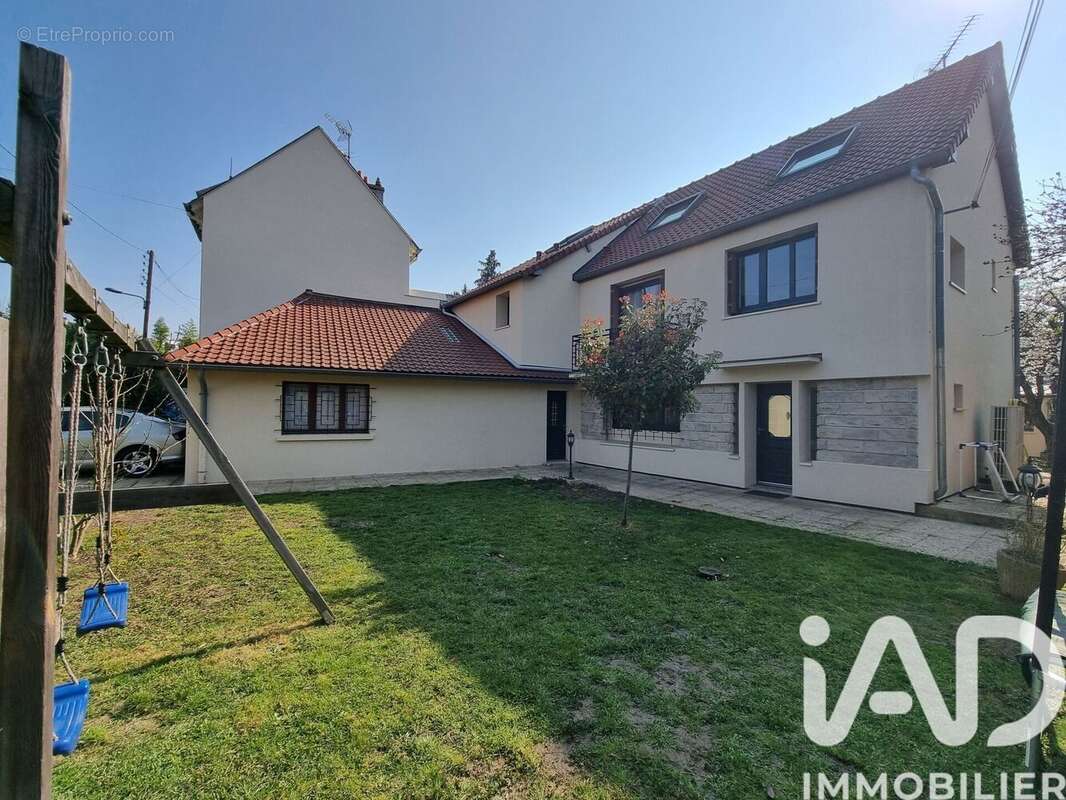 Photo 2 - Maison à SUCY-EN-BRIE