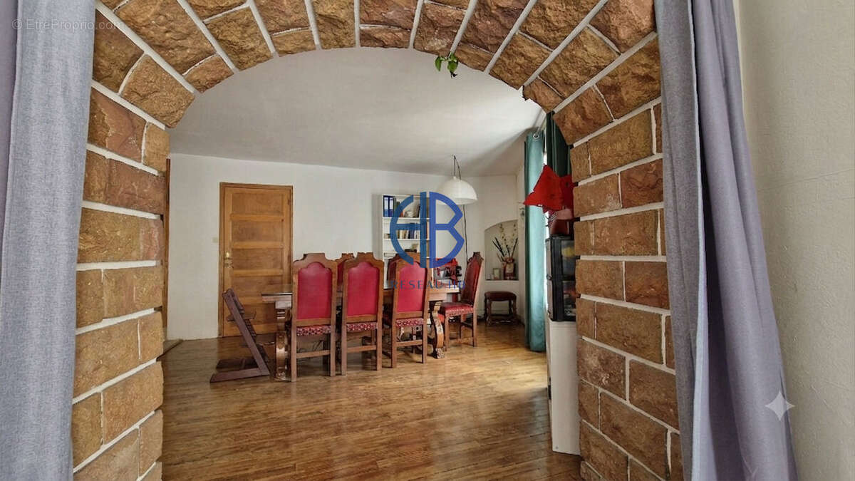 Grande maison de ville avec garage à Trept - photo 6