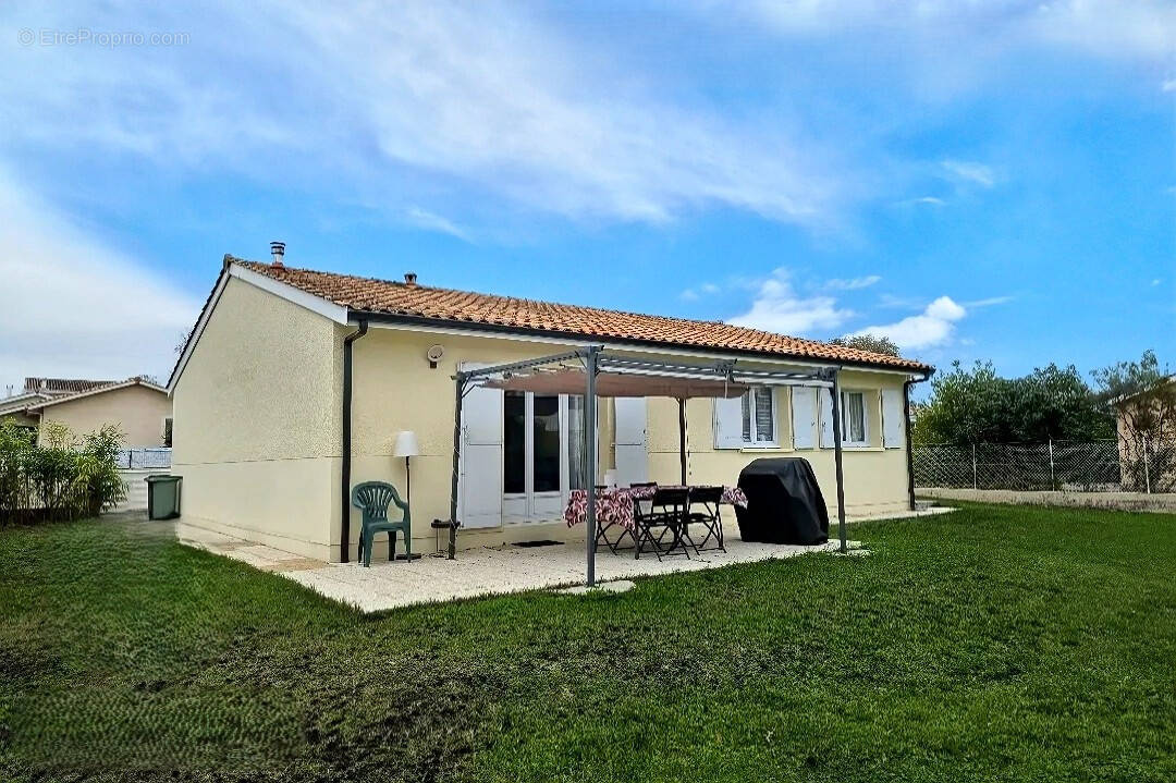 Maison à VILLENAVE-D&#039;ORNON