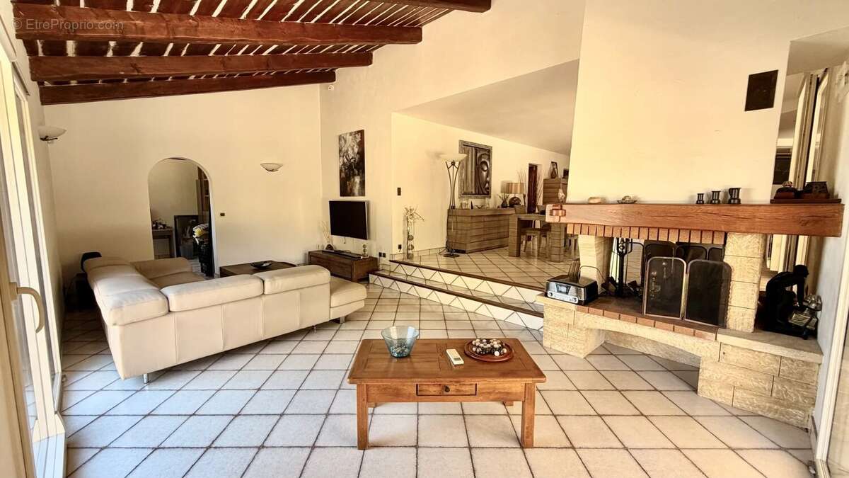 Maison 149 m² à Vitrolles  - photo 5