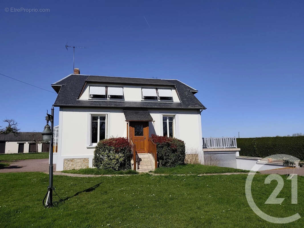 Maison à BERNAY