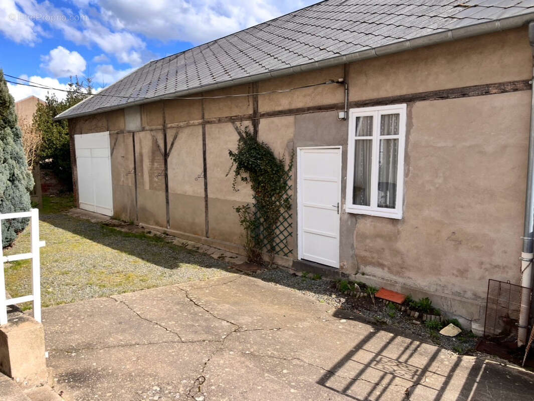 À Bourbon-Lancy (71), immeuble à vendre 105000 € - photo 4