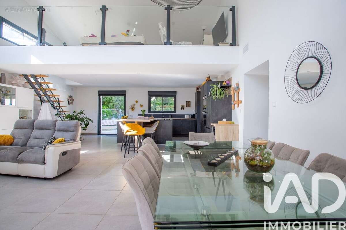 Maison 166 m² à Rochefort-Du-Gard  - photo 6