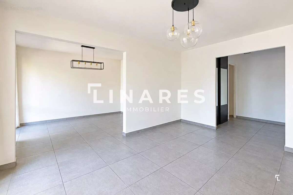 VENDOME FAMILY - Appartement T5 de 94 m2 - balcons - 13012 - photo 5