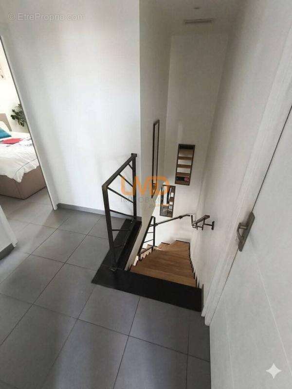 Villa avec pisicne dans quartier calme - photo 11
