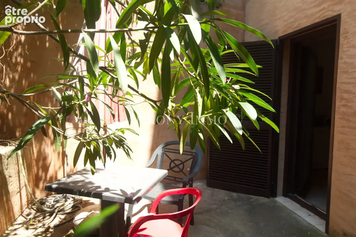 Appartement en rez de jardin au calme à Porto avec terrasse. - photo 4