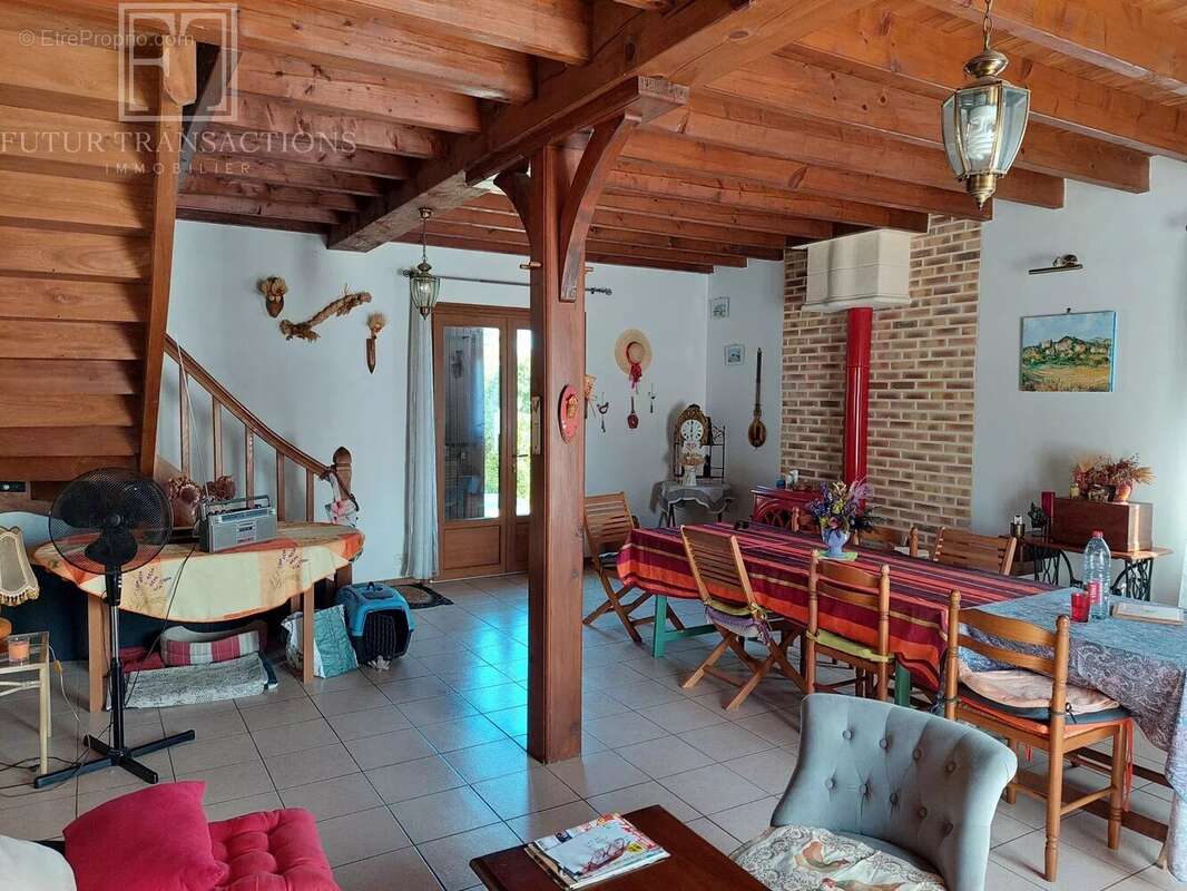 Maison et piscine sur 3490 m² clos avec dépendance - photo 6