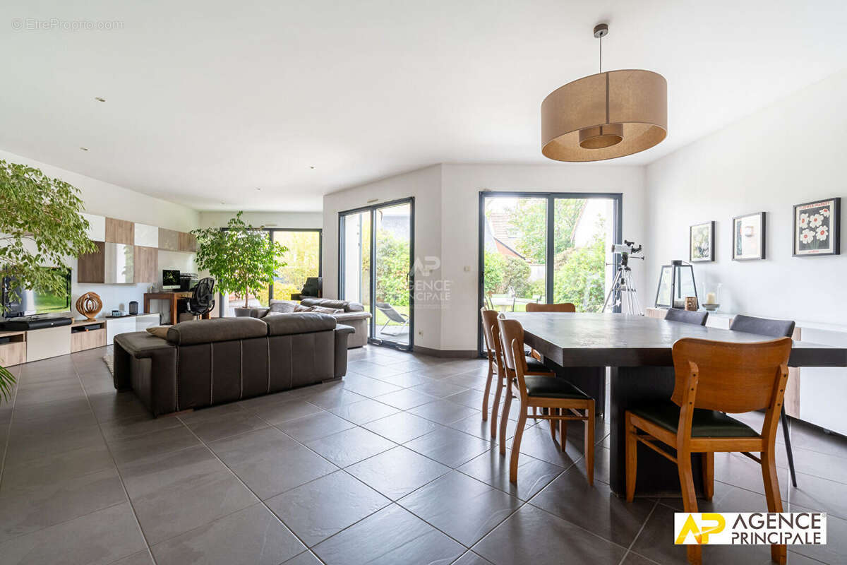 Maison à MAISONS-LAFFITTE