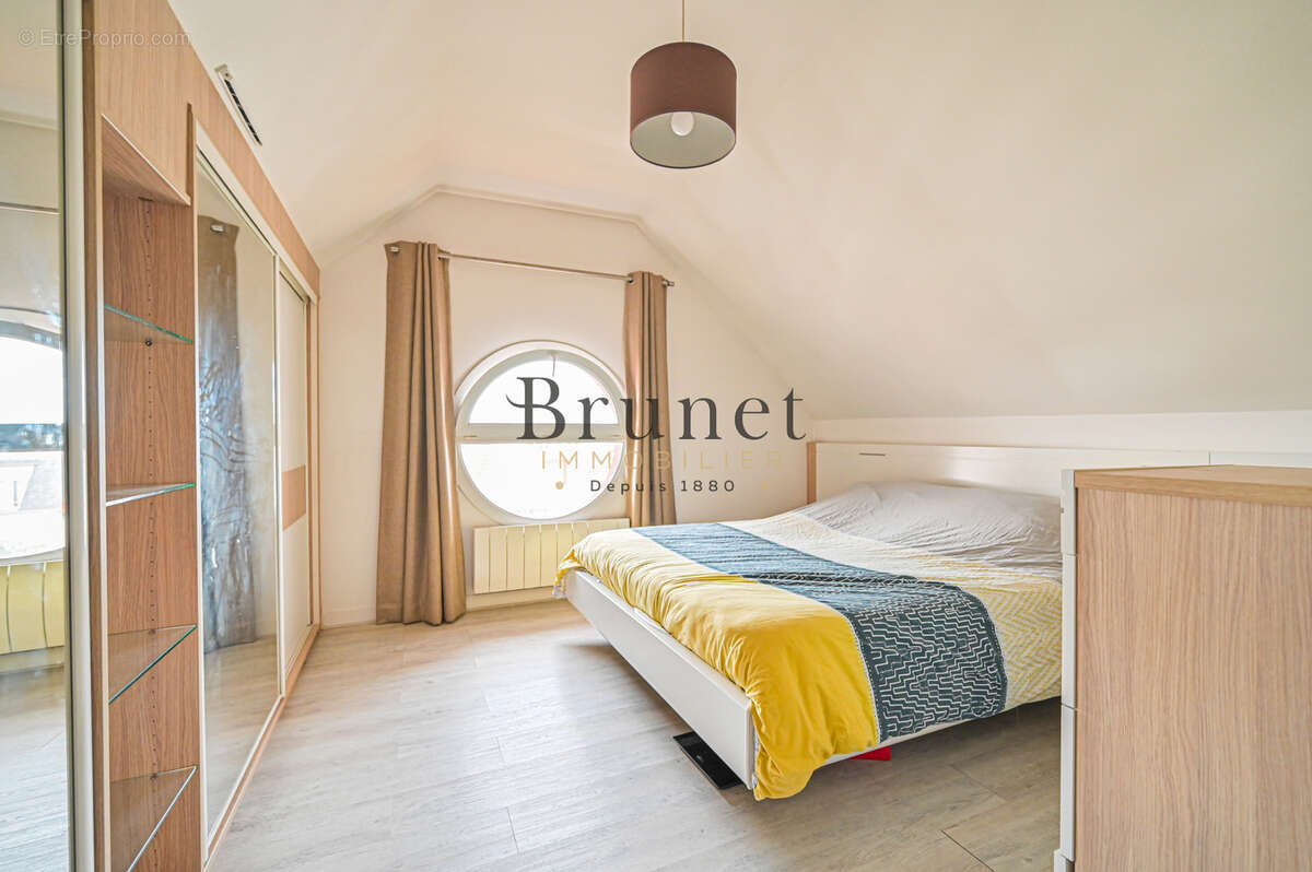 Appartement à SAINT-MAUR-DES-FOSSES