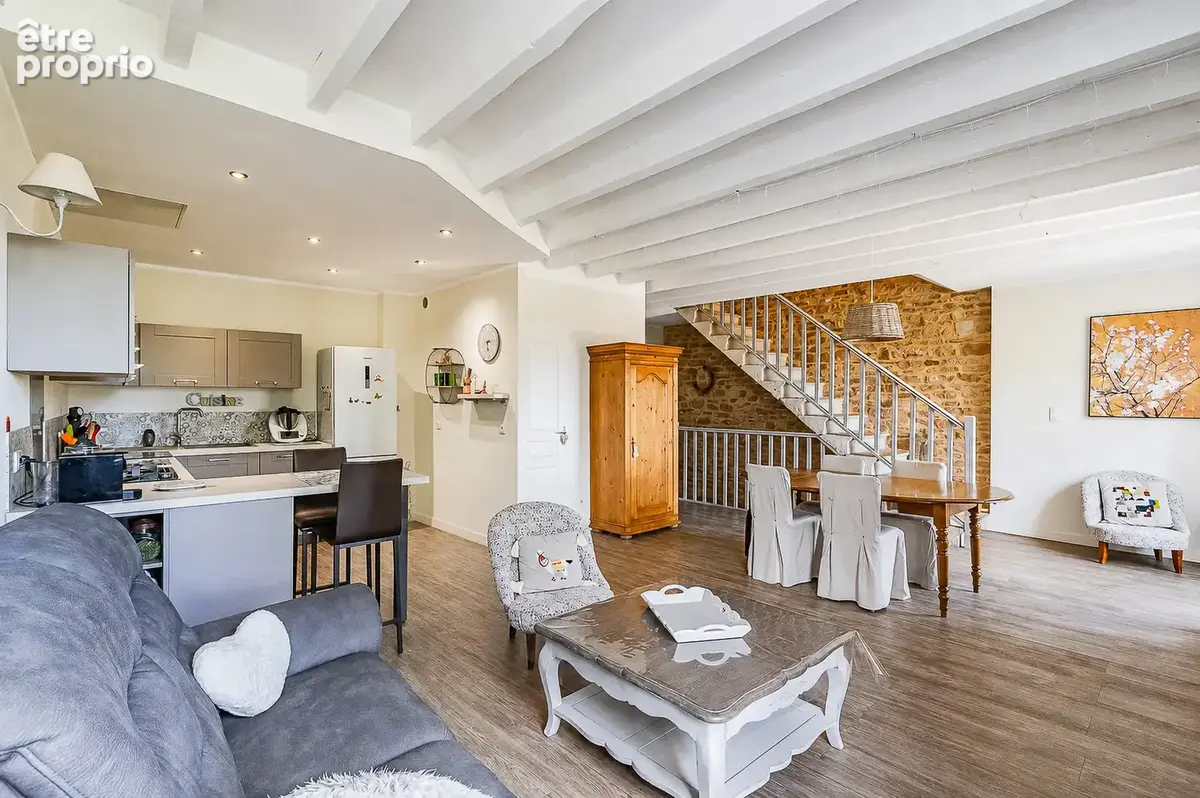 Au cœur de Lachassagne, belle maison de village 3 chambres - photo 4