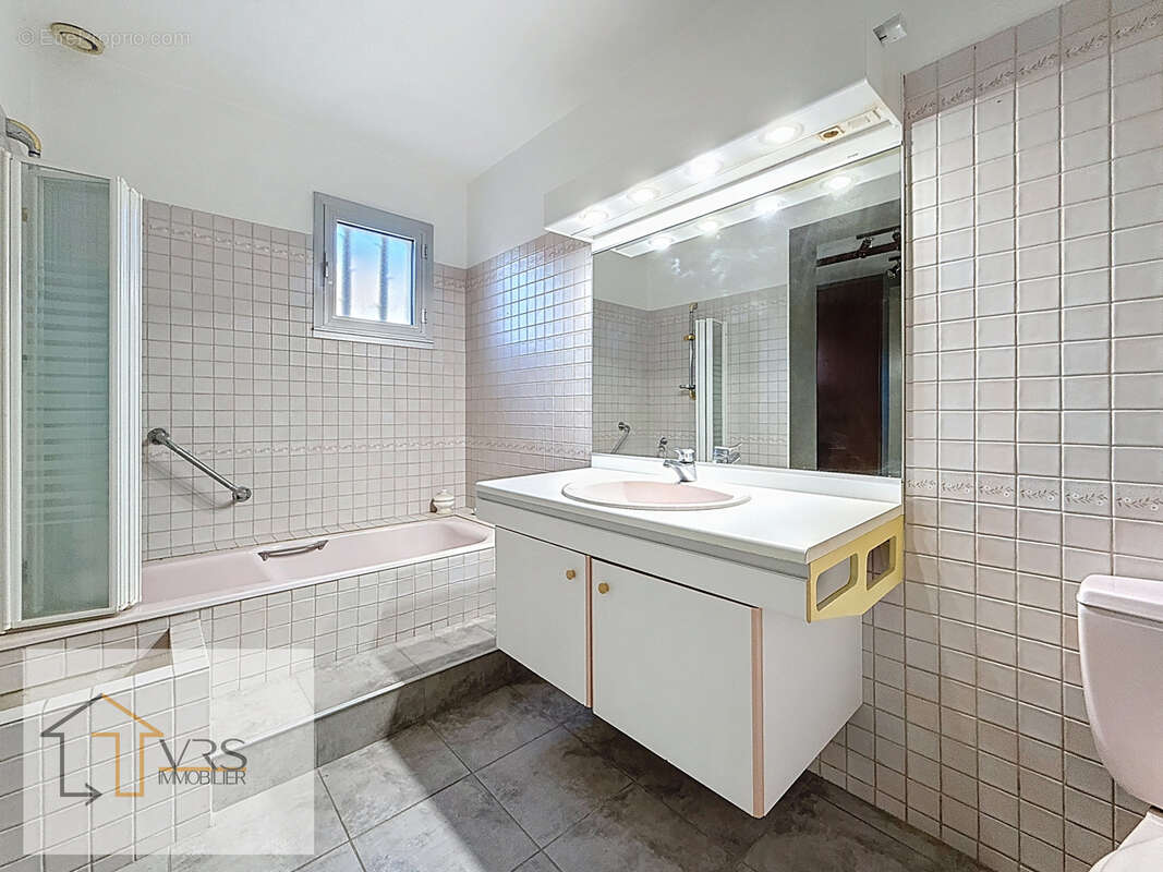 Maison à SAINT-ESTEVE