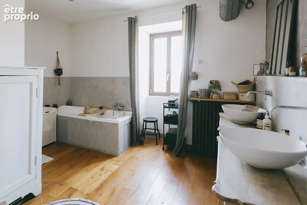 Propriété de caractère de 193 m2 avec jardin et piscine - photo 12