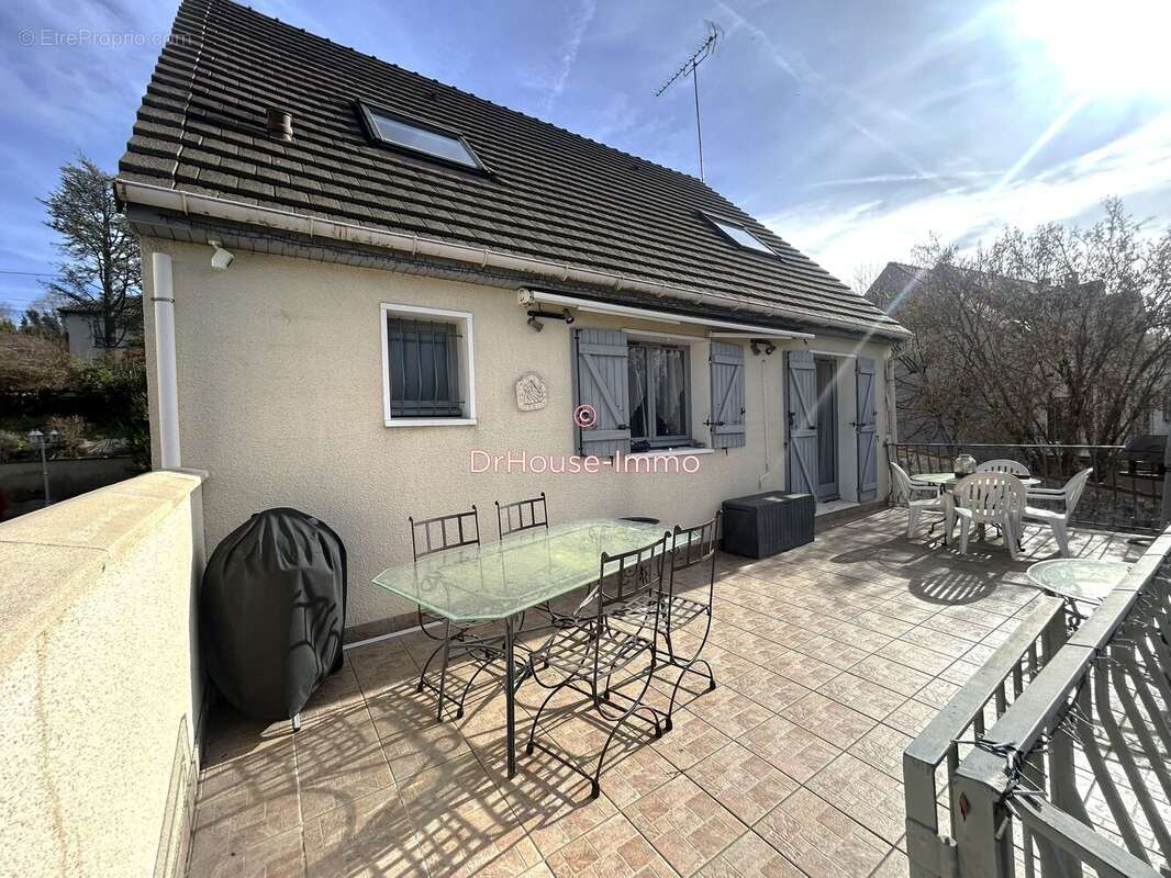 Maison à GAILLON-SUR-MONTCIENT