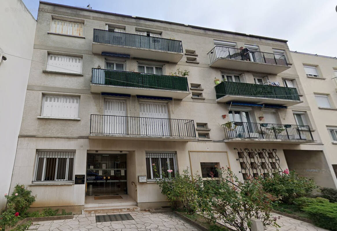Commerce à VAIRES-SUR-MARNE