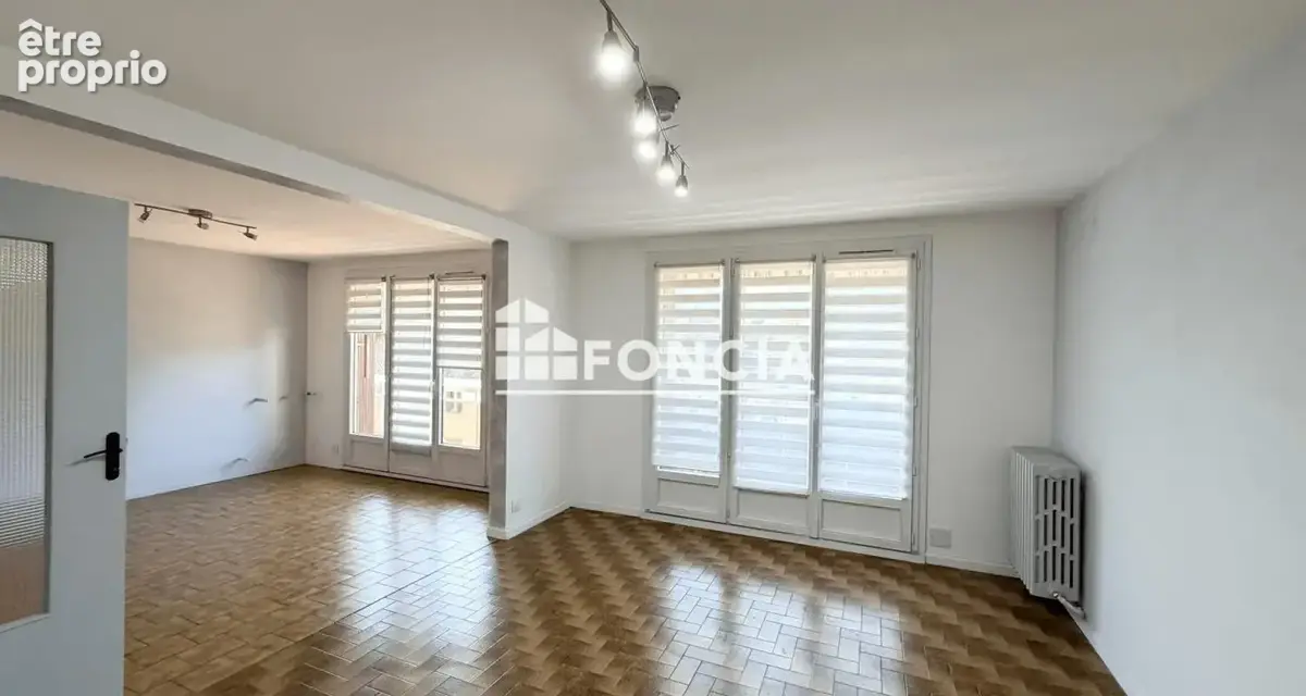 Appartement à VIZILLE