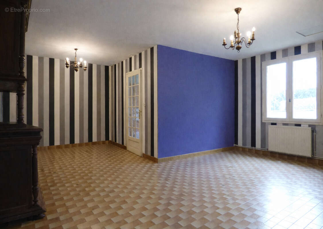 Maison à CHIRE-EN-MONTREUIL
