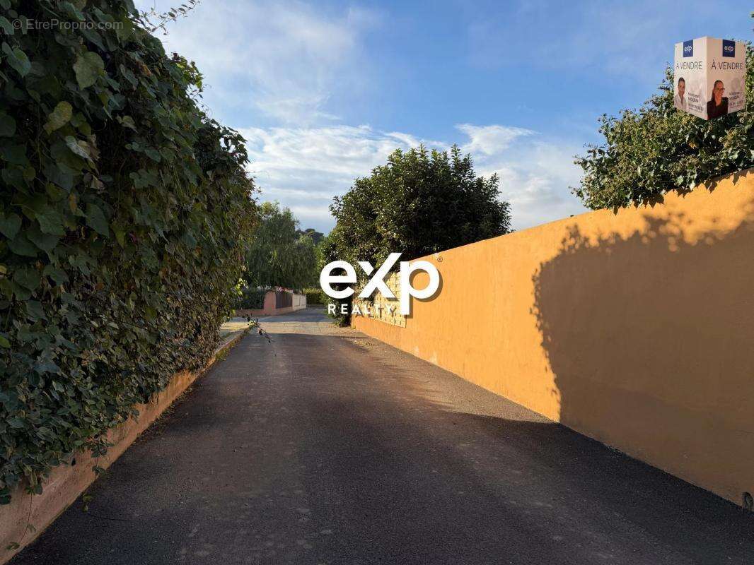 Terrain à OLLIOULES