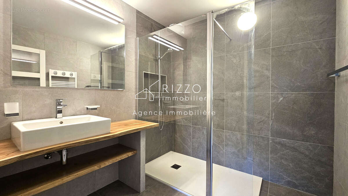 Appartement à DIVONNE-LES-BAINS