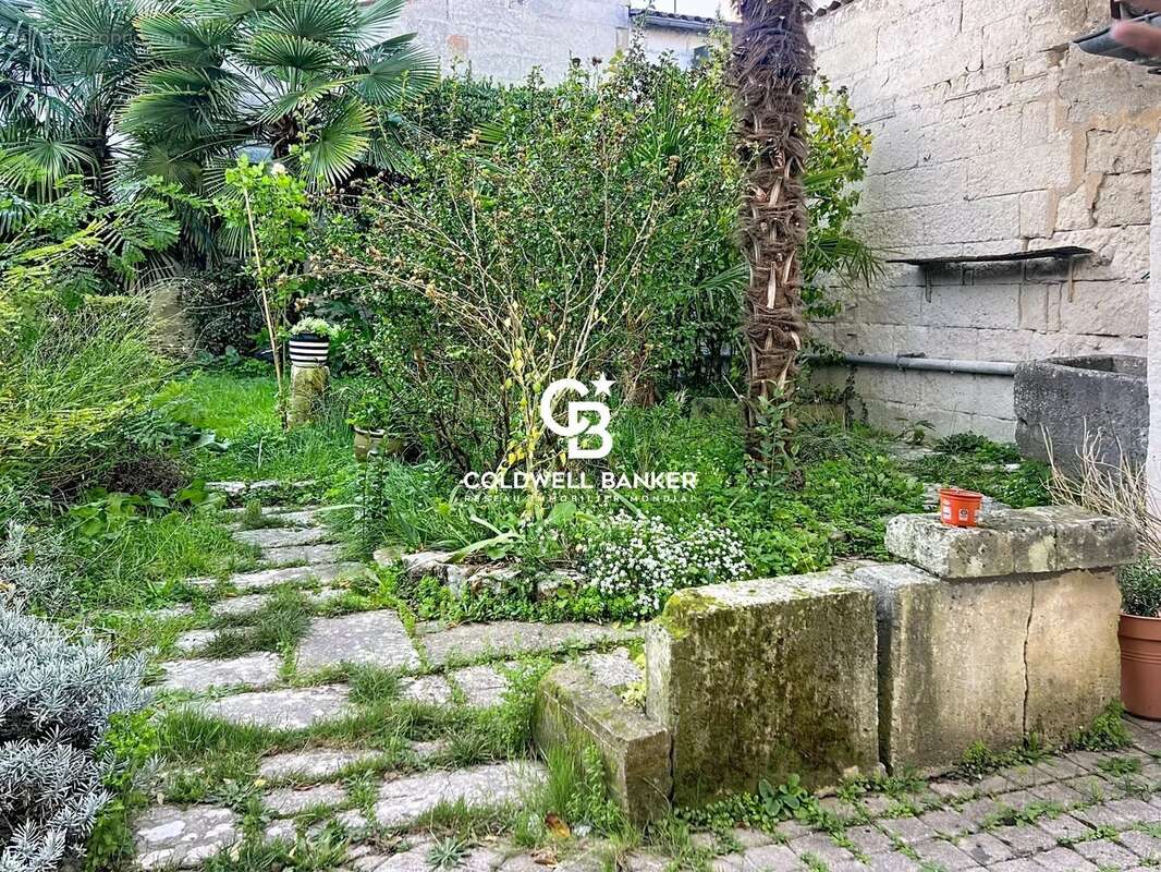 Appartement à SAINTES