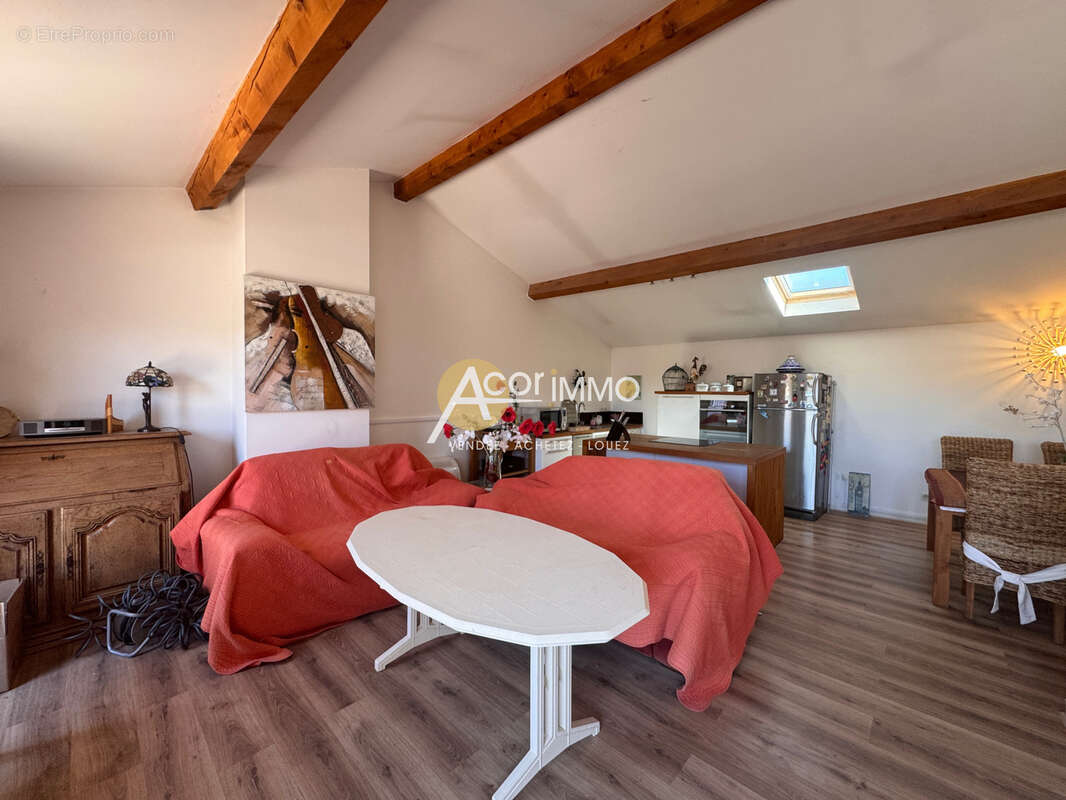 Appartement à SIX-FOURS-LES-PLAGES