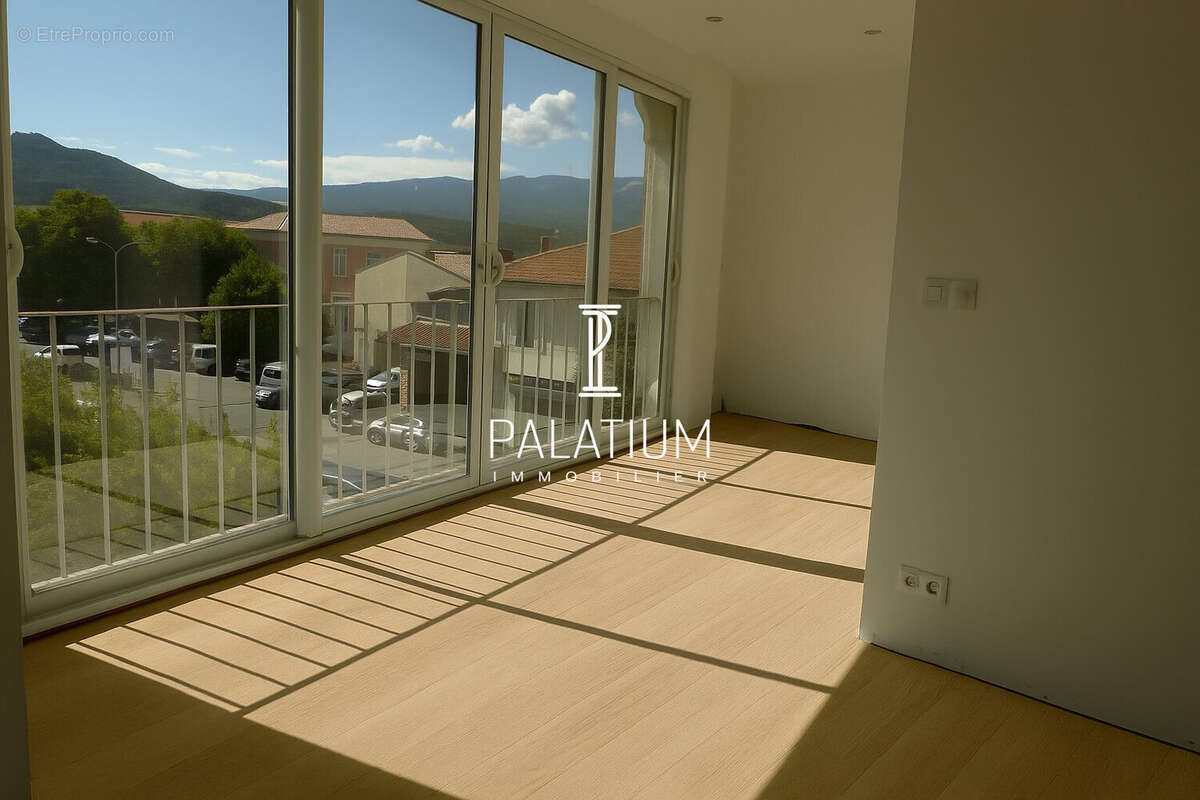 Appartement à LES MEES