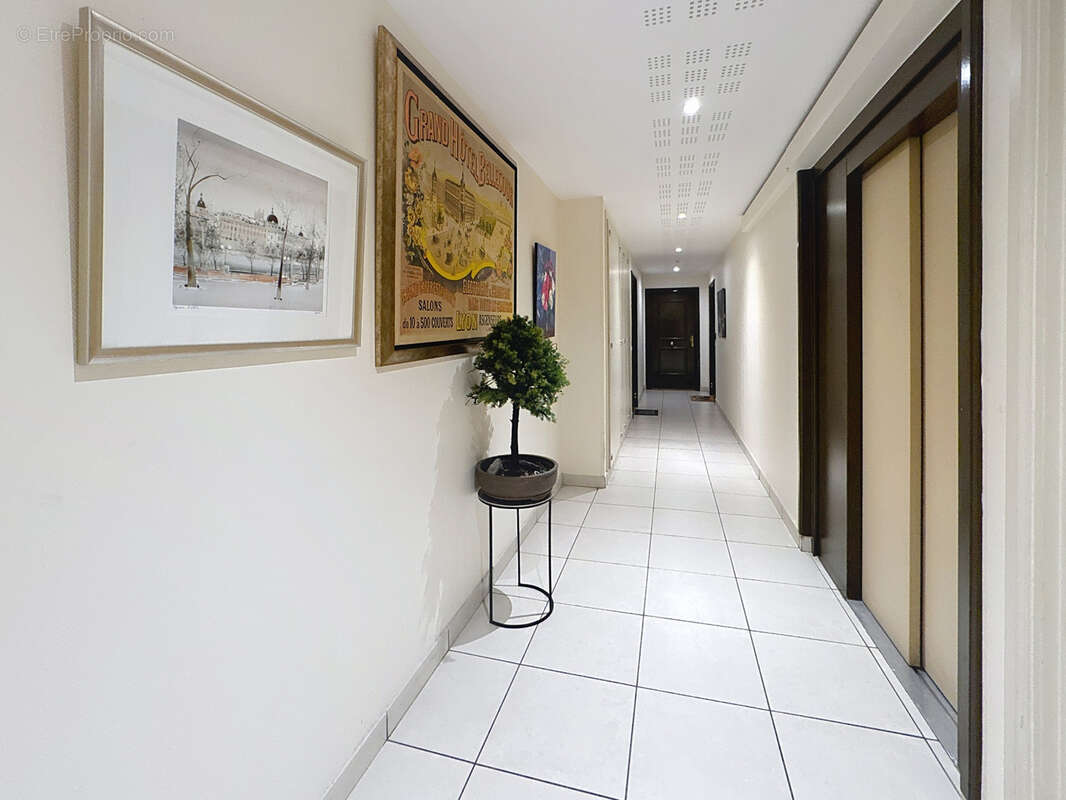 Appartement à SAINT-GENIS-LAVAL