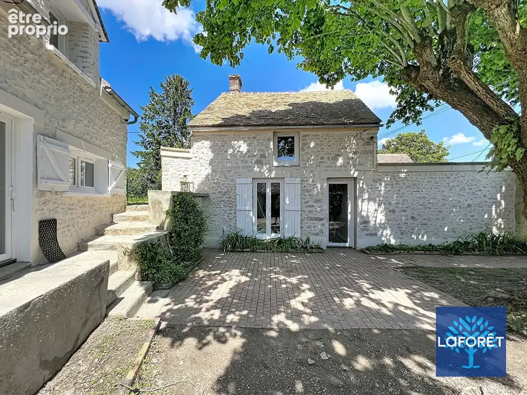 Maison en pierre, 6 pièces, 136.75m² - maison + dépendance et 1310 m² de terrain - photo 2