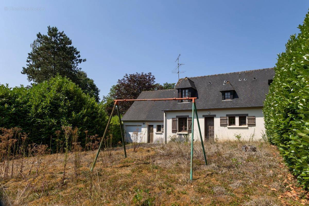 Maison - 107 m² - Isigny-le-Buat (50) - photo 1