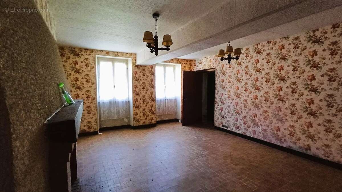 Maison à SAINT-CHABRAIS