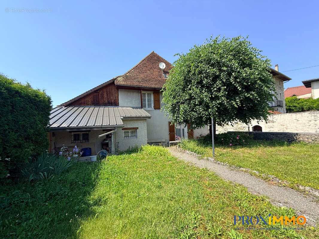 Maison 101 m² à Entre-Deux-Guiers  - photo 2
