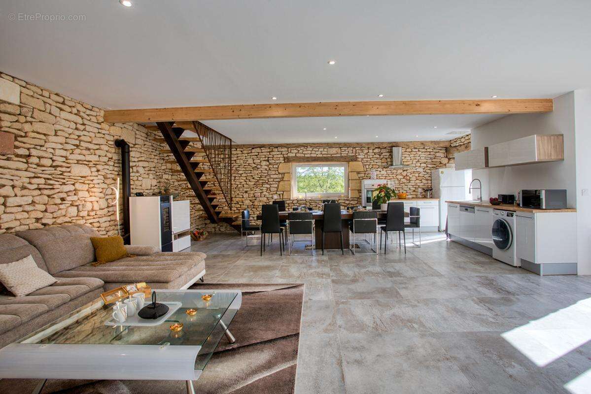 Maison Archignac 11 pièce(s) 440 m2 - photo 6