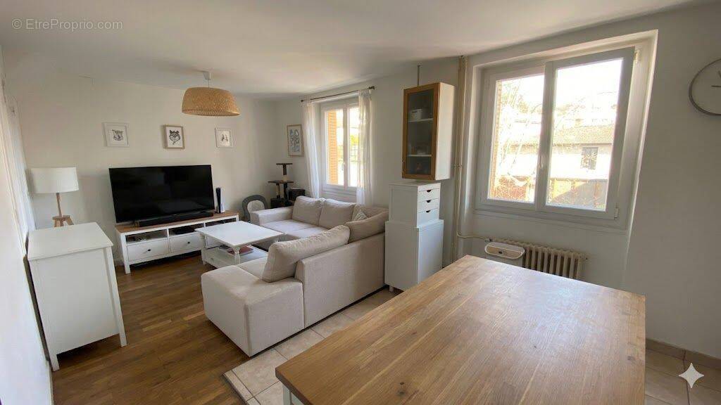 Appartement à FONTAINES-SUR-SAONE