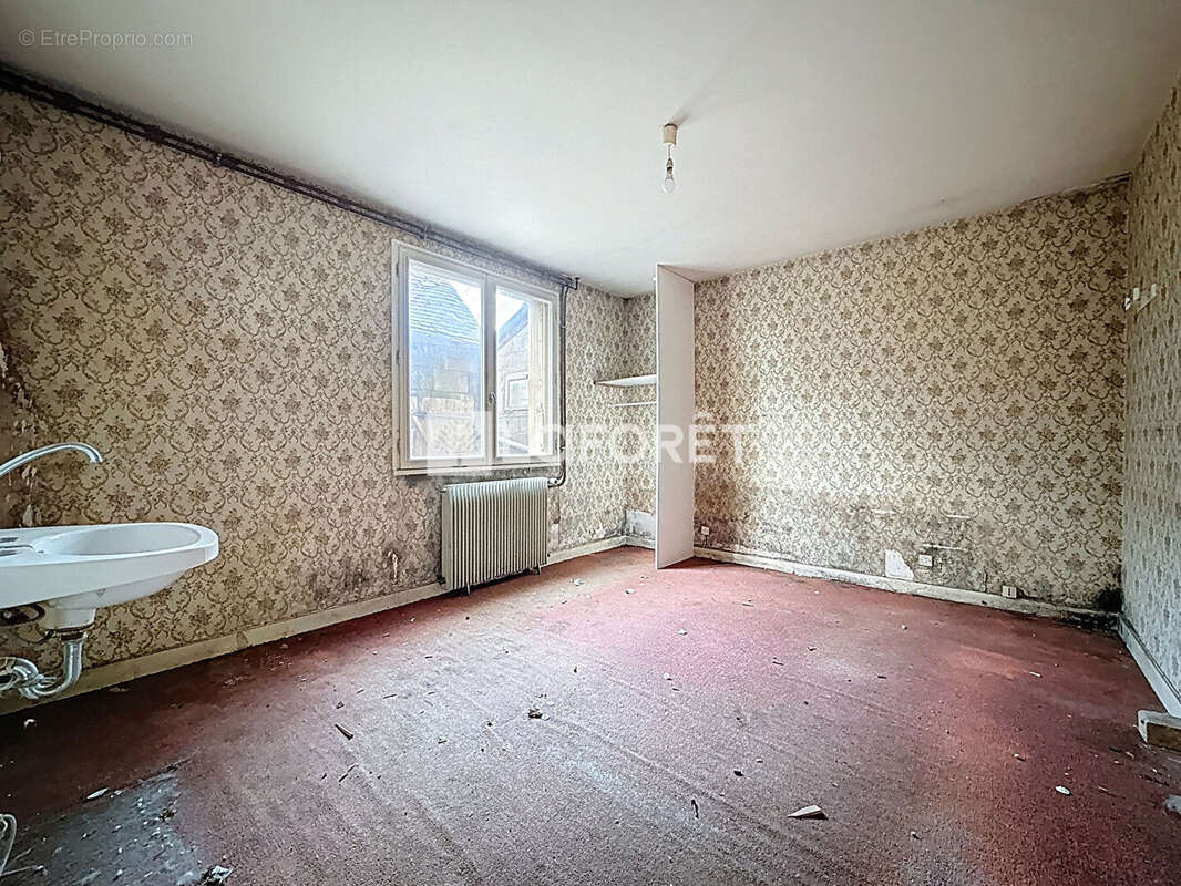 Maison à BRISSAC-QUINCE