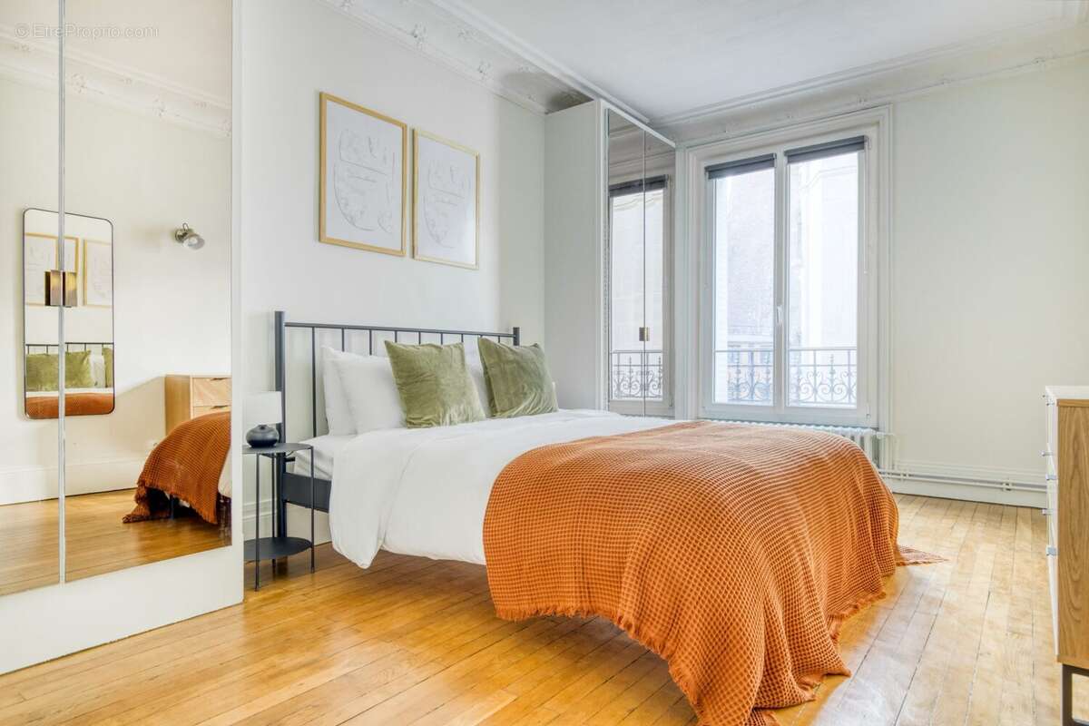 Appartement à PARIS-14E