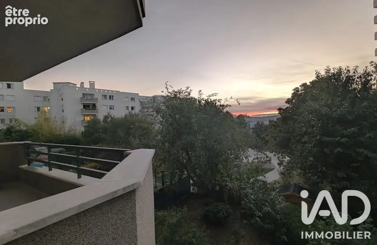 Photo 1 - Appartement à LE KREMLIN-BICETRE
