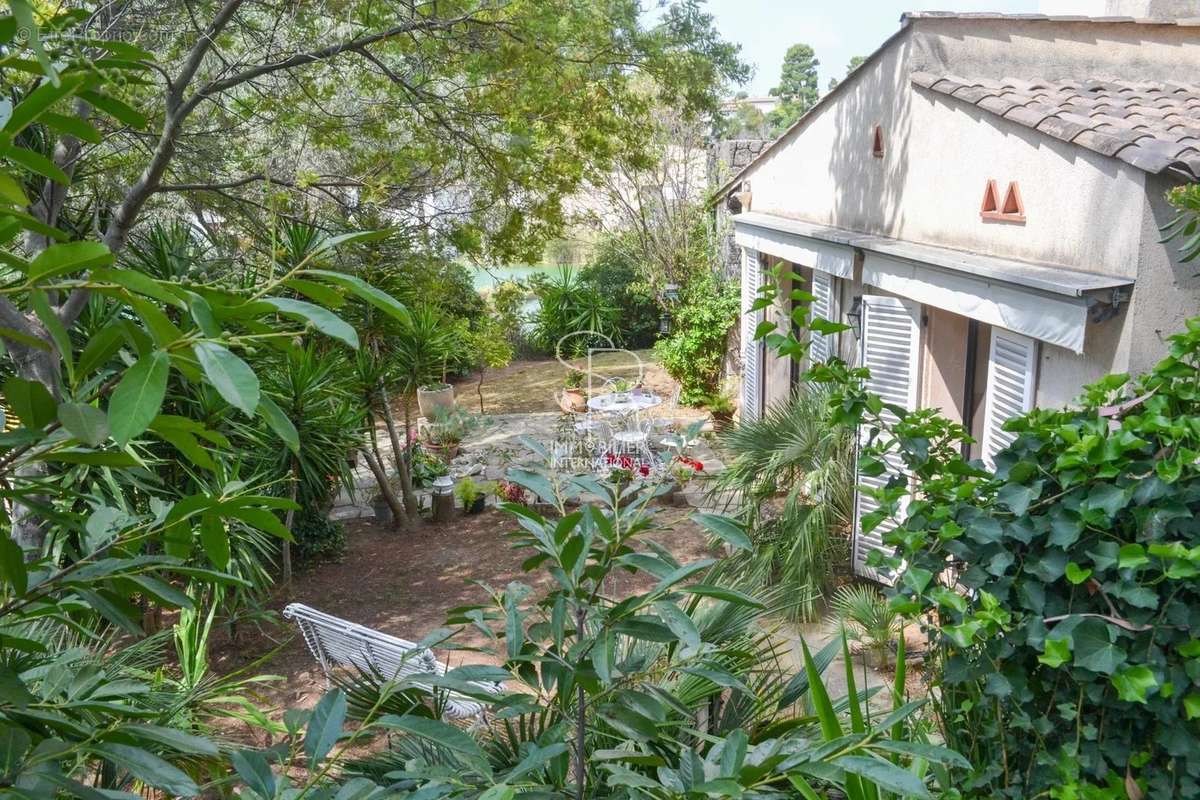 Maison à VILLENEUVE-LOUBET