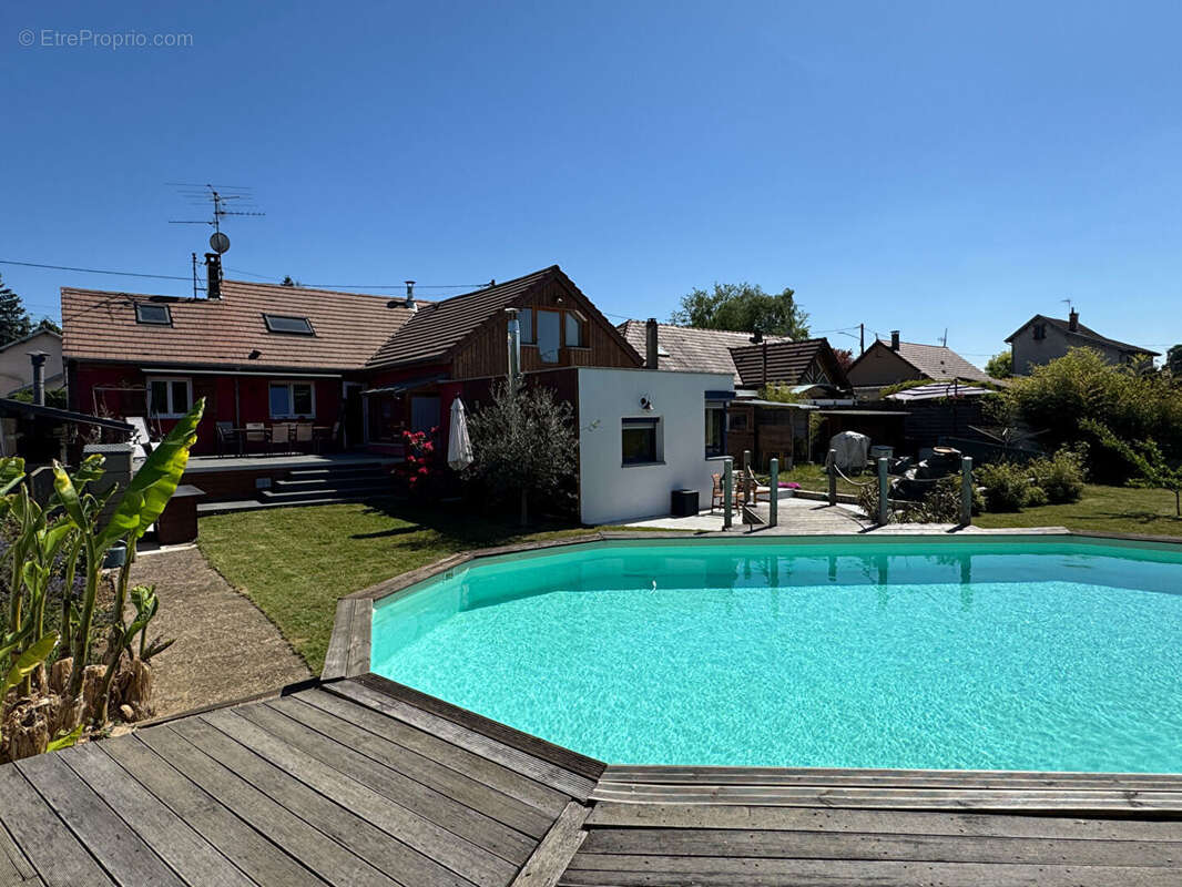 Maison centre-ville Dole - 168m2 - Terrain 991m2 piscine - photo 2